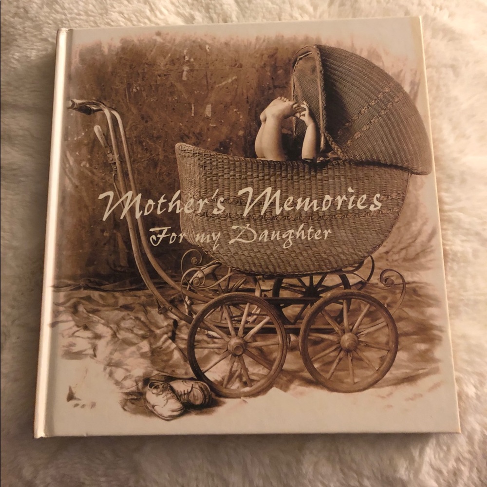 Book for Mothers memories for daughter.